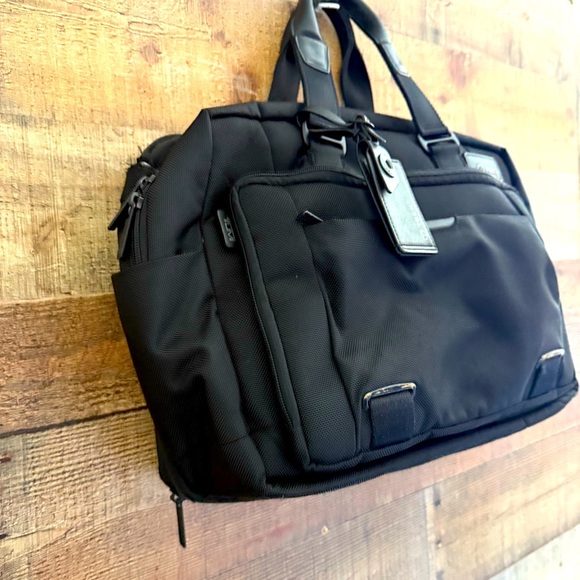 Tumi T-Tech Network T-Pass Expandable Solid Nylon Messenger Briefcase Bag - Picture 5 of 15